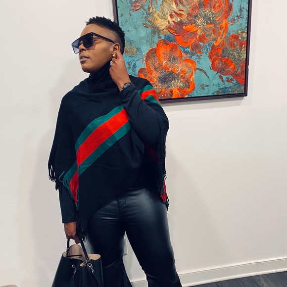 Poncho - Picture 14 of 15